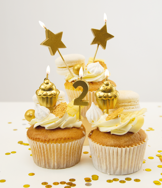 Kaarsjes 2 Jaar Cupcake Goud 17,5cm