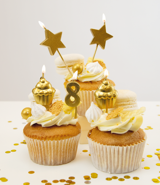 Kaarsjes 8 Jaar Cupcake Goud 17,5cm