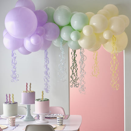 Gekleurde Ballonnenboog Met Tassels