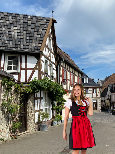 Dirndl zwart-rood rozen, ruches